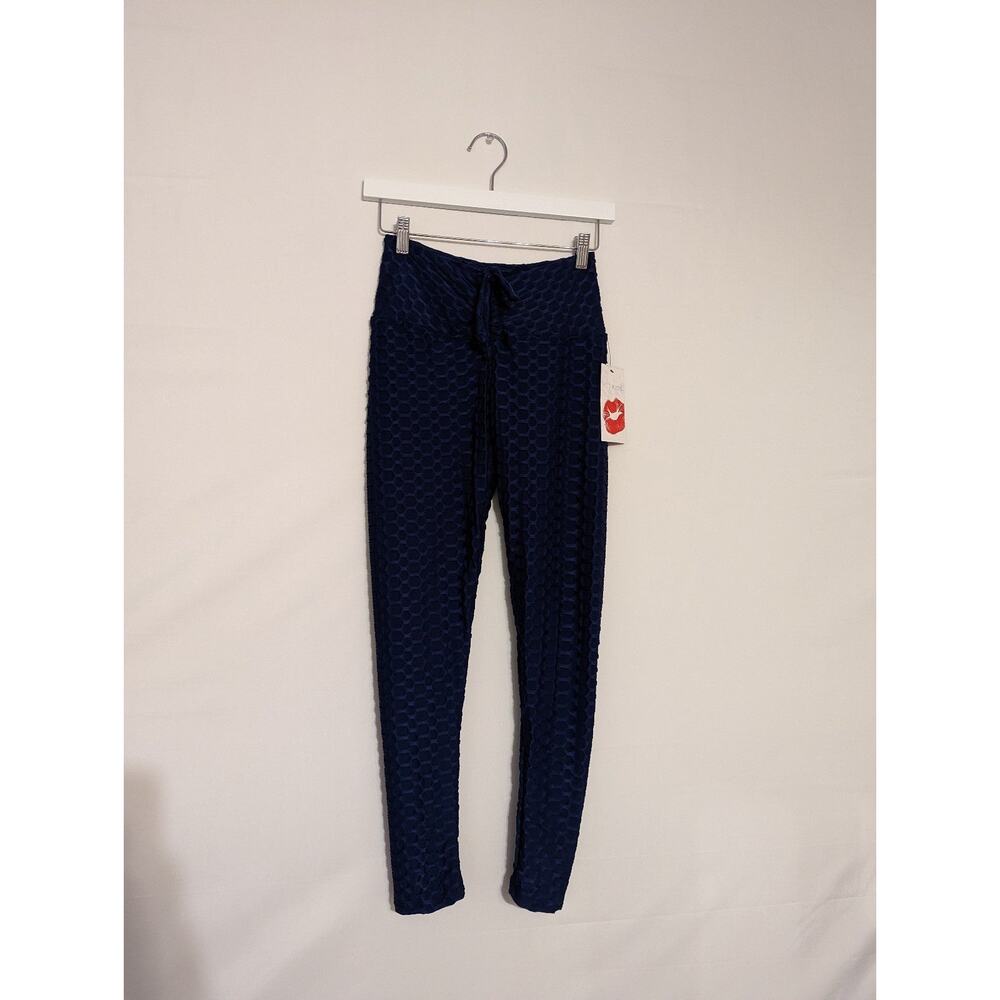 Hot kiss NWT scrunchy butt lace up athletic leggings women's size medium (A13)
